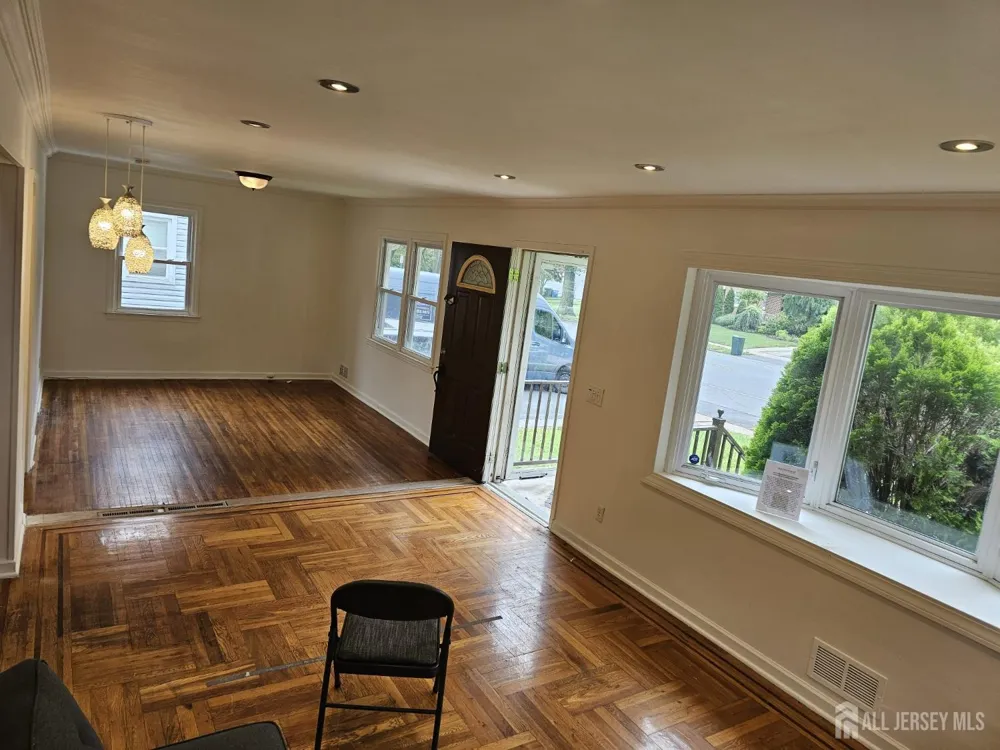 895 Madison Avenue Rahway, NJ 07065