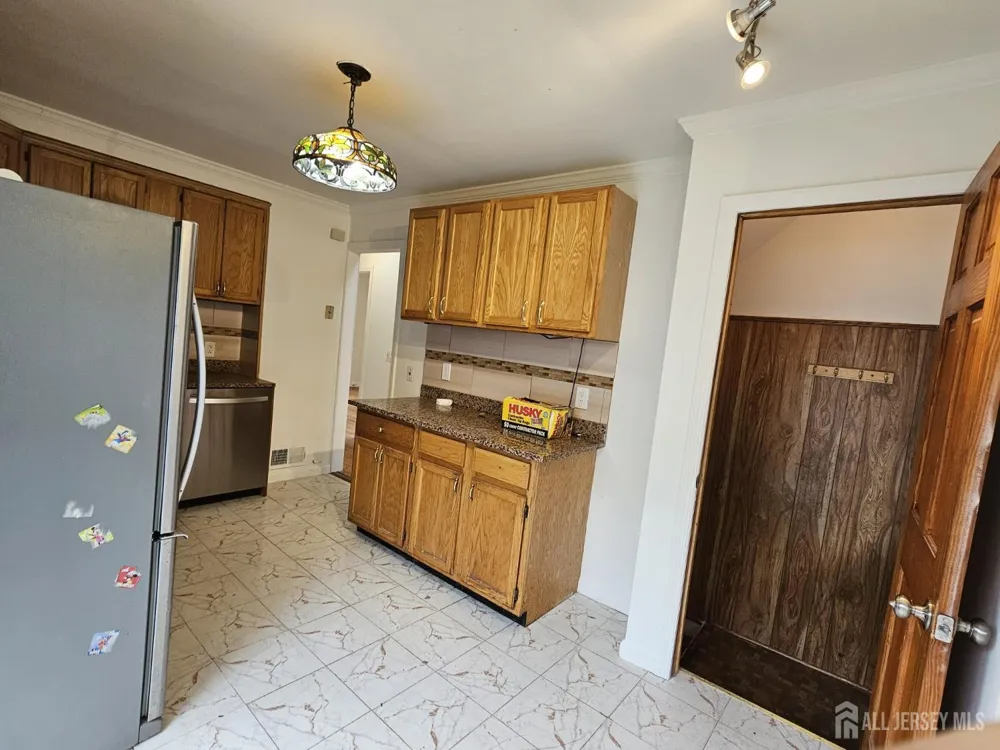 895 Madison Avenue Rahway, NJ 07065
