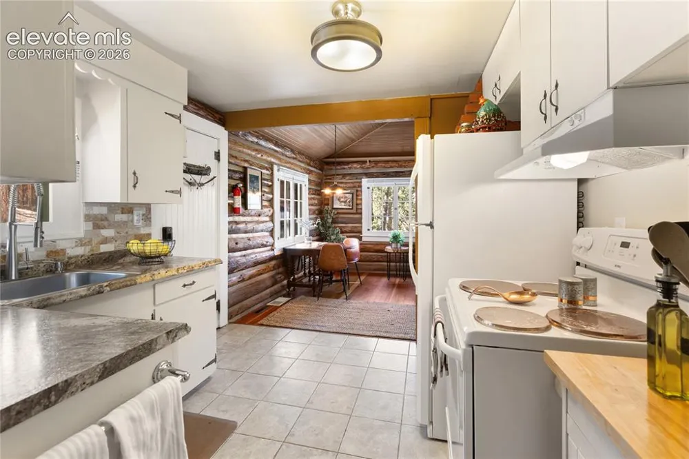 9120 Ute Road Cascade, CO 80809