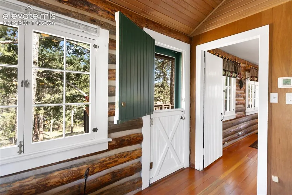 9120 Ute Road Cascade, CO 80809