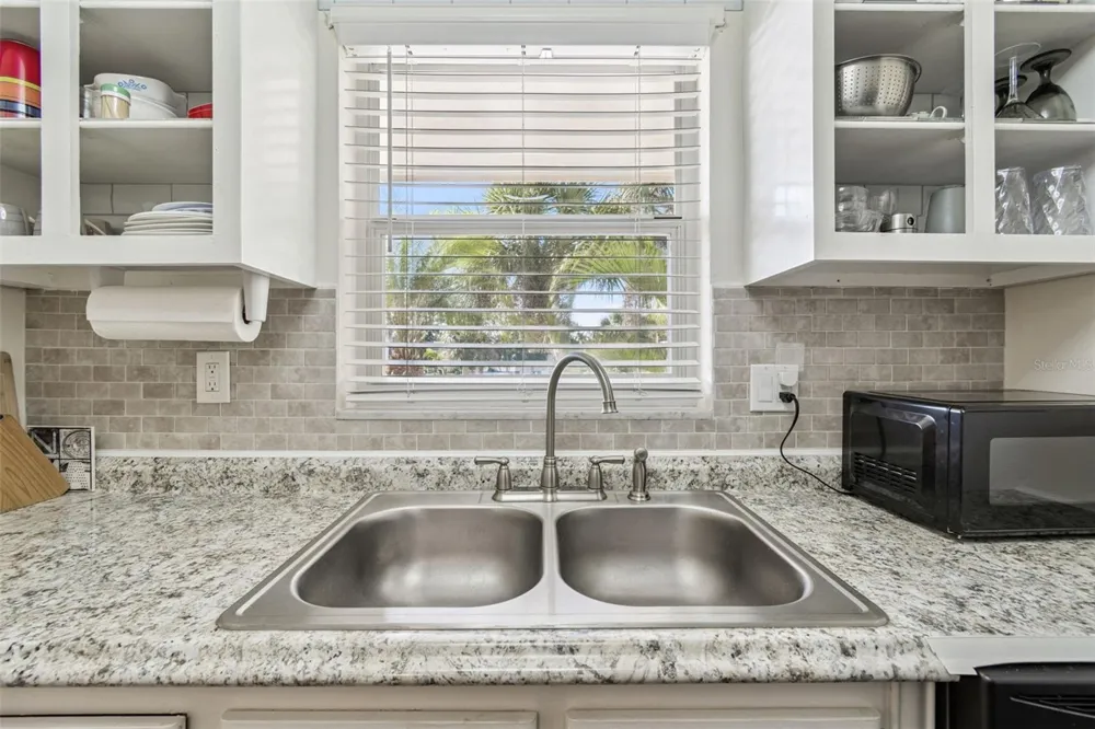 2750 E BAY DRIVE #12B Largo, FL 33771