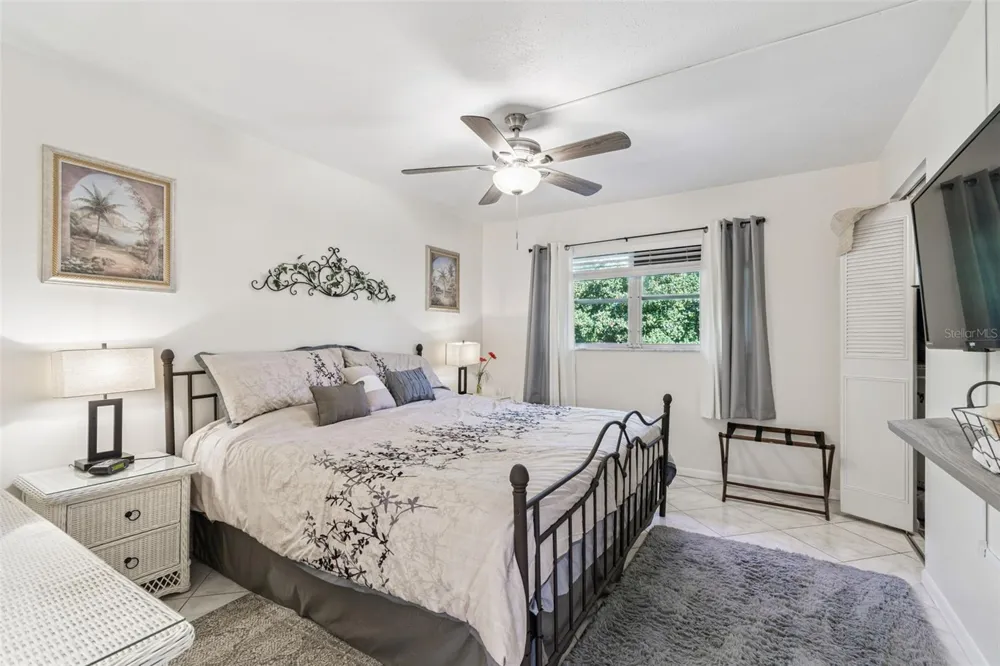 2750 E BAY DRIVE #12B Largo, FL 33771