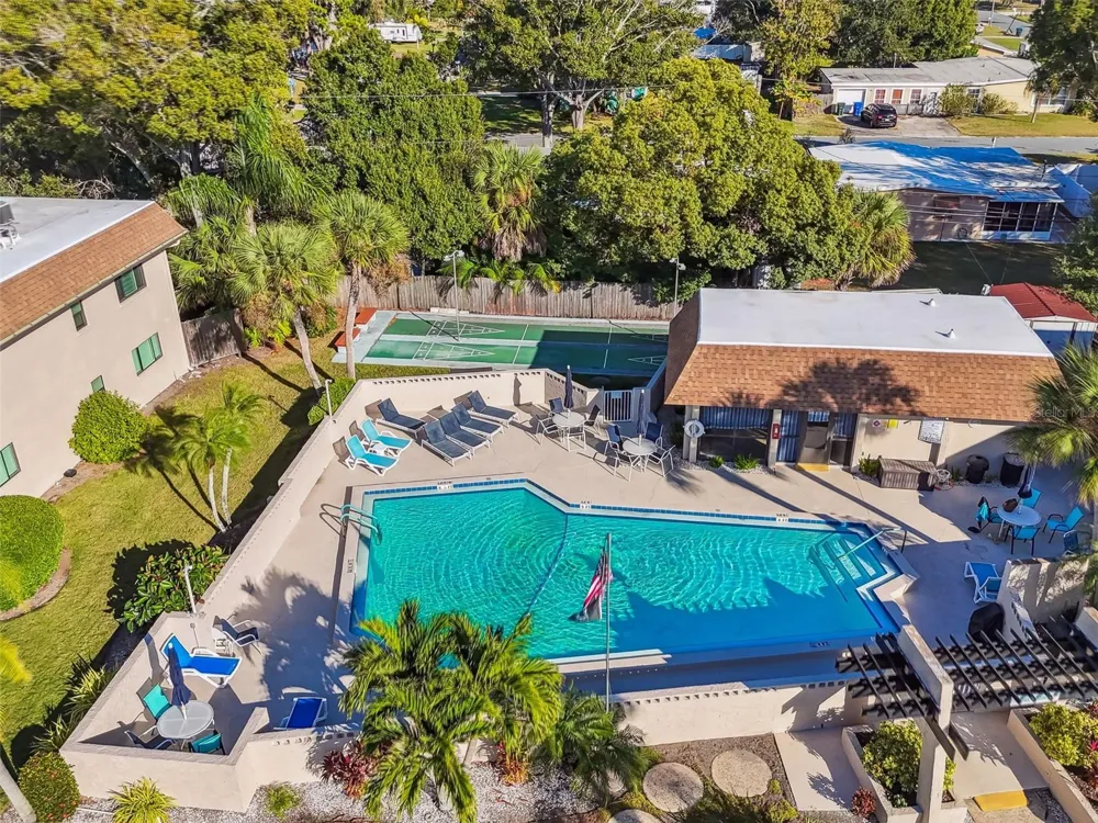2750 E BAY DRIVE #12B Largo, FL 33771