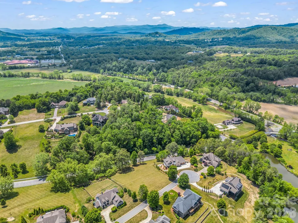 65 Bradford Vistas Vista Fletcher, NC 28732