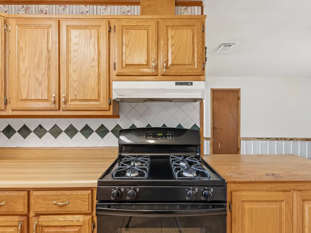 123 Ogden Street Winnie, TX 77665