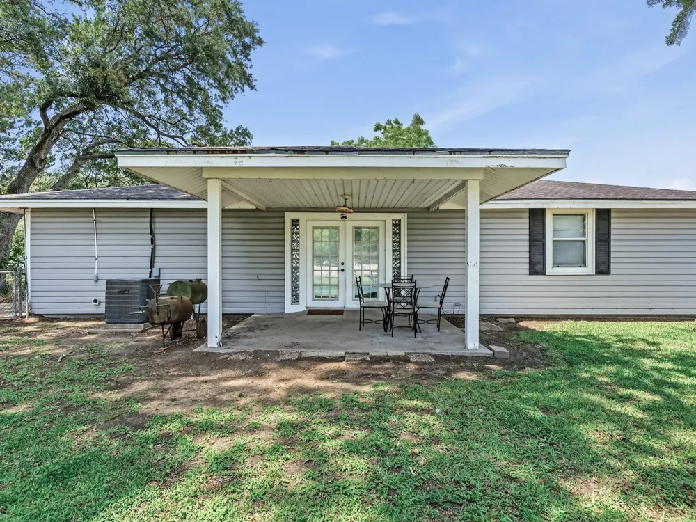 123 Ogden Street Winnie, TX 77665