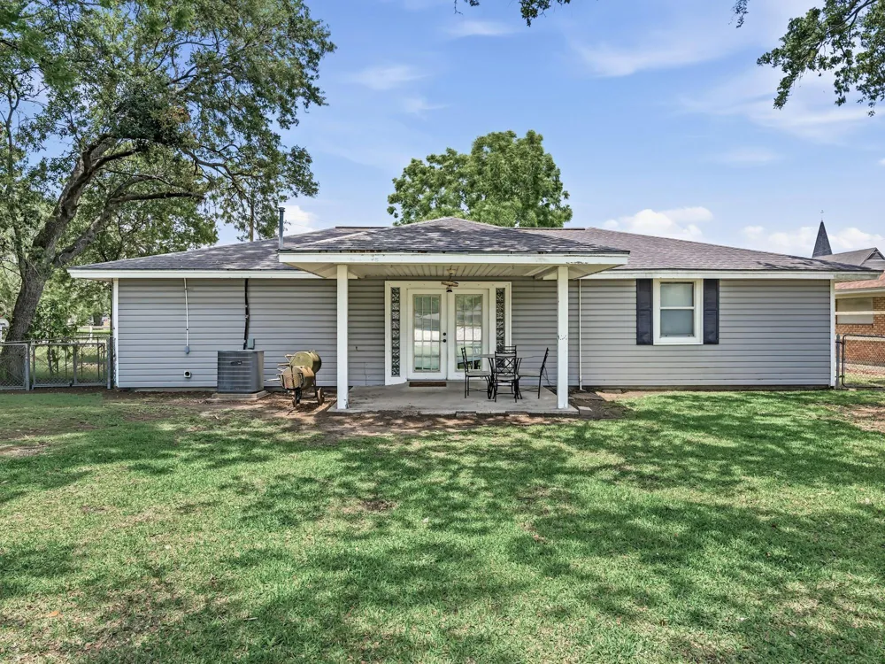 123 Ogden Street Winnie, TX 77665