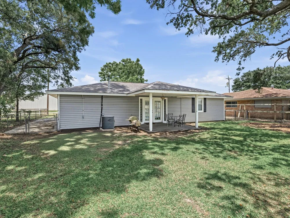 123 Ogden Street Winnie, TX 77665