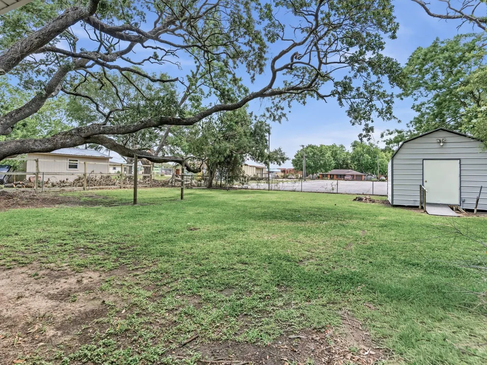 123 Ogden Street Winnie, TX 77665