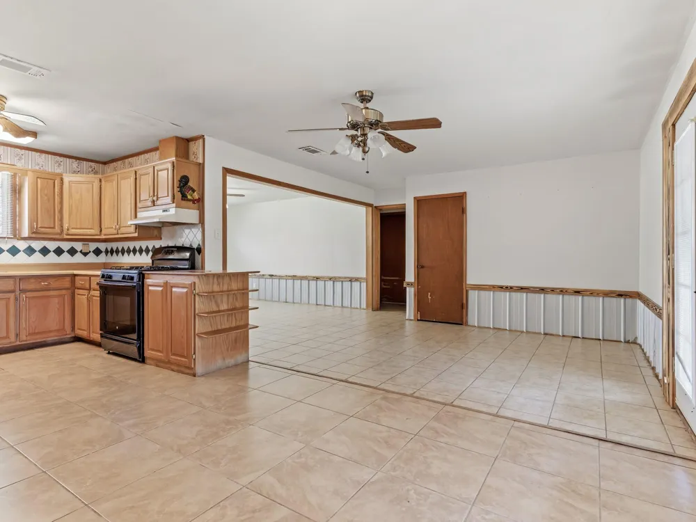 123 Ogden Street Winnie, TX 77665