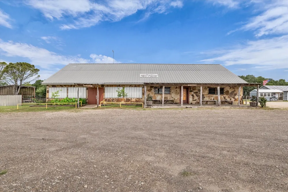 4553 Lake Felton Parkway Hallsburg, TX 76705