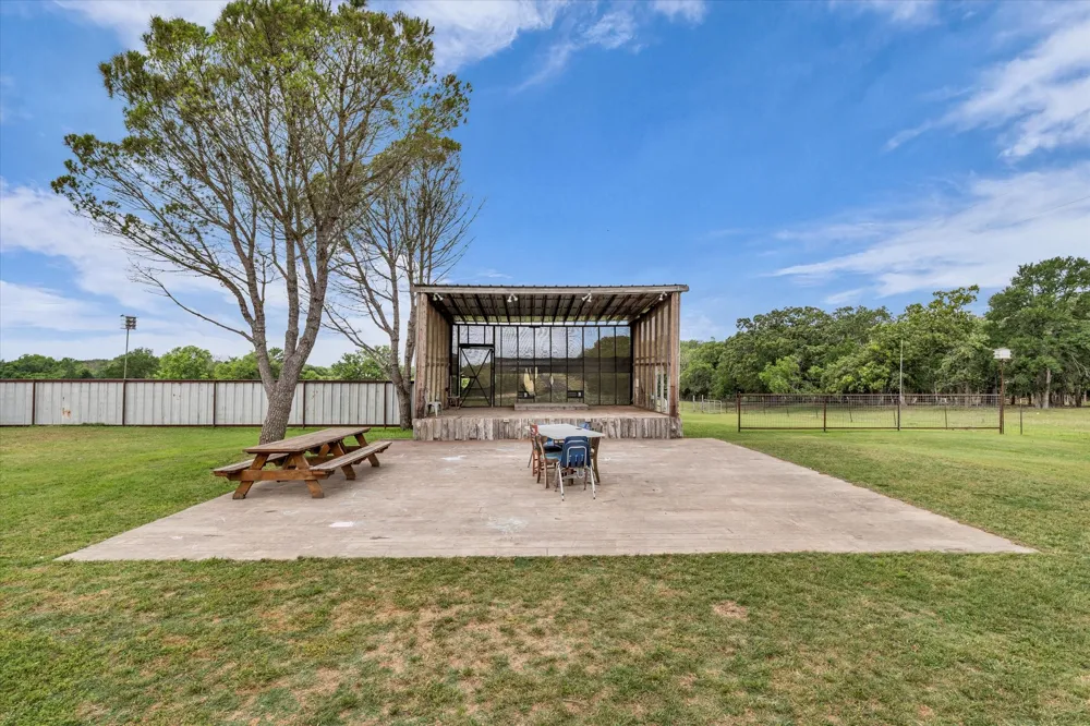 4553 Lake Felton Parkway Hallsburg, TX 76705