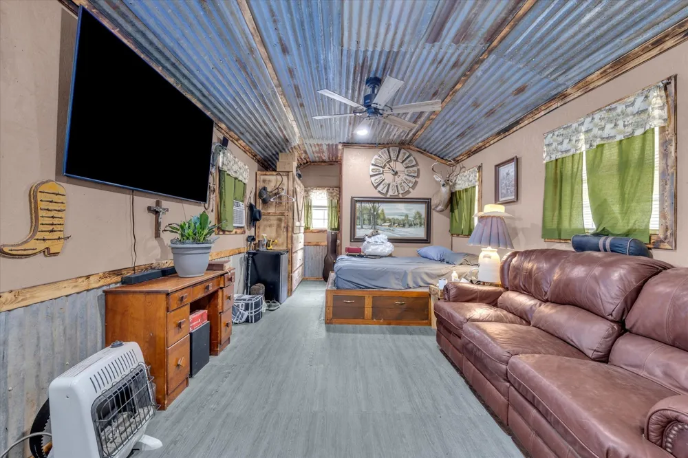 4553 Lake Felton Parkway Hallsburg, TX 76705