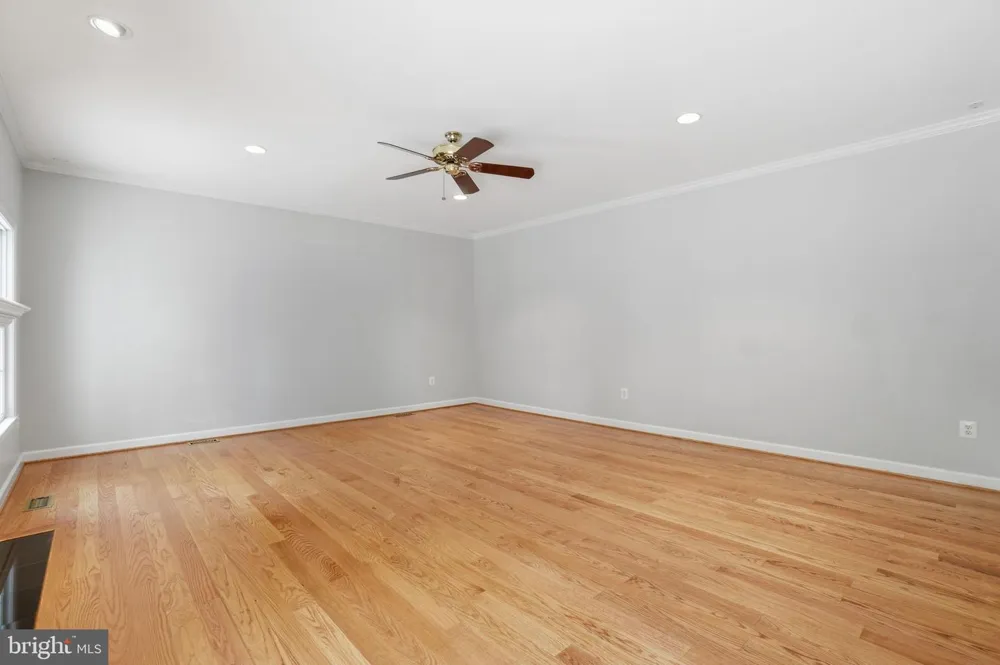 8613 VERNON AVENUE Alexandria, VA 22309