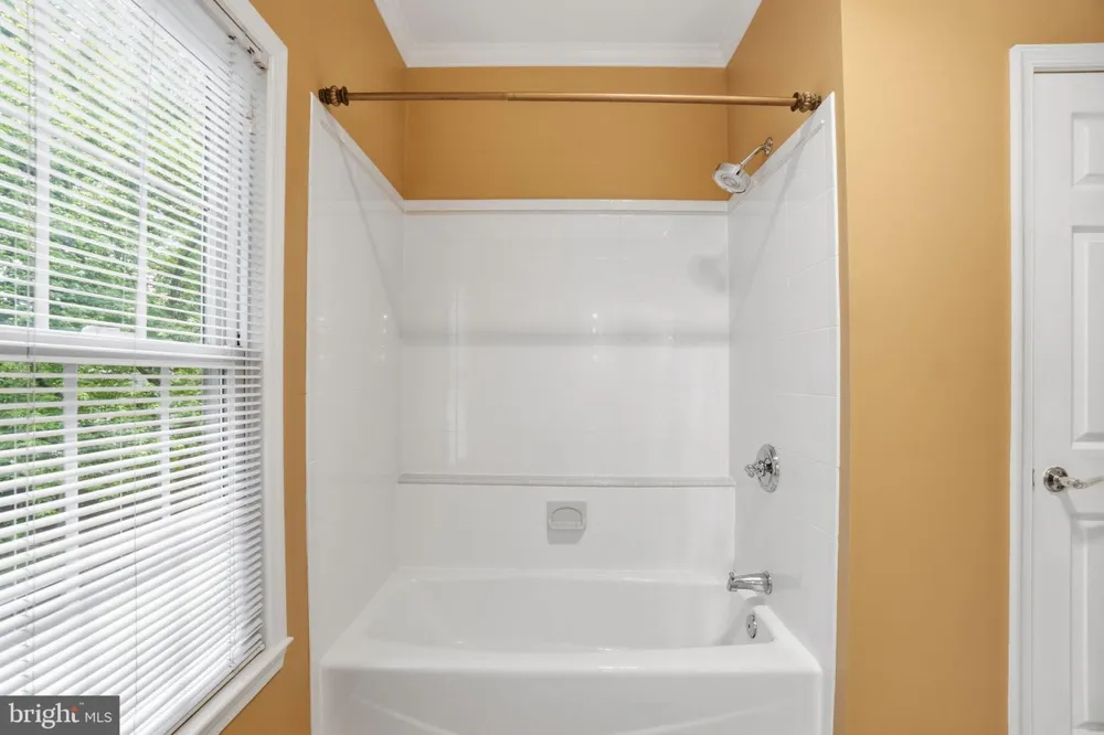 8613 VERNON AVENUE Alexandria, VA 22309