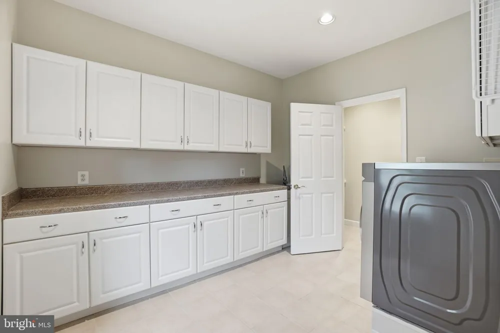 8613 VERNON AVENUE Alexandria, VA 22309