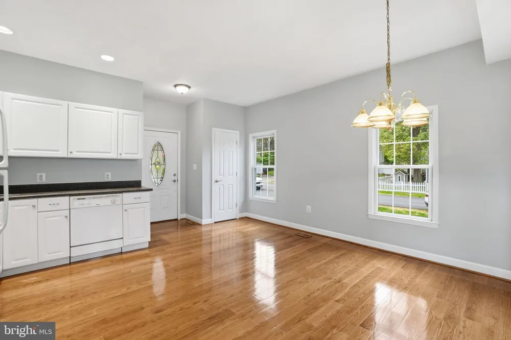 8613 VERNON AVENUE Alexandria, VA 22309