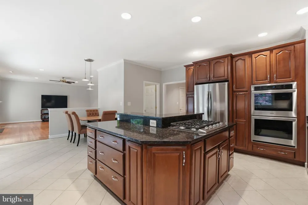 8613 VERNON AVENUE Alexandria, VA 22309