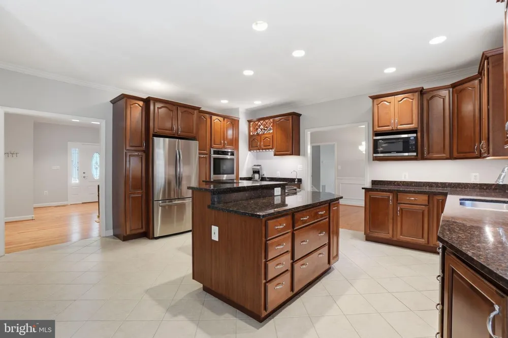 8613 VERNON AVENUE Alexandria, VA 22309