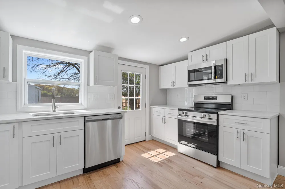 7600 Main Road #Unit 1B East Marion, NY 11939