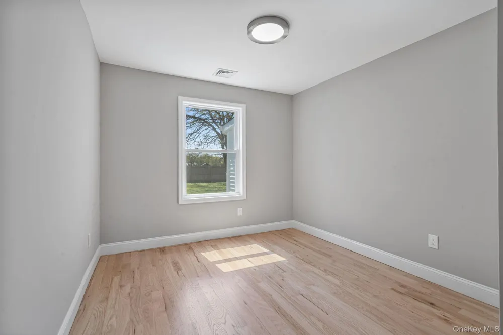 7600 Main Road #Unit 1B East Marion, NY 11939