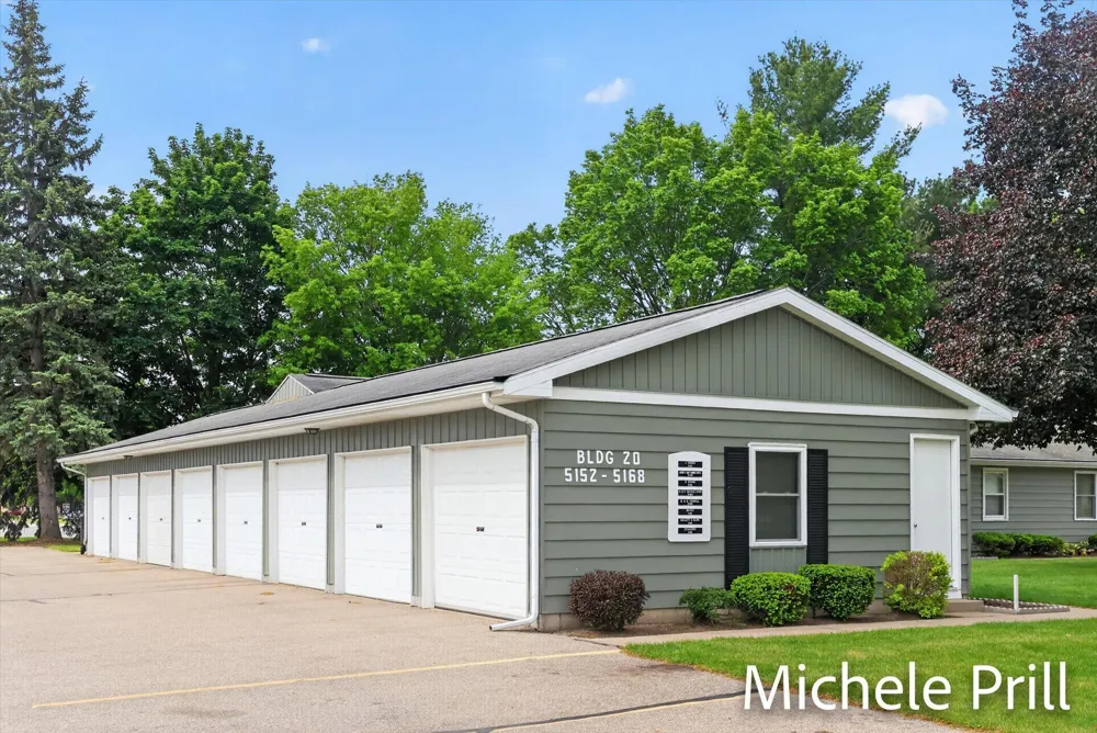 5160 Southglow Court SE Kentwood City, MI 49508