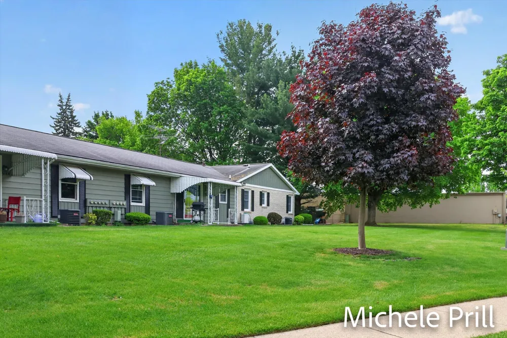 5160 Southglow Court SE Kentwood City, MI 49508