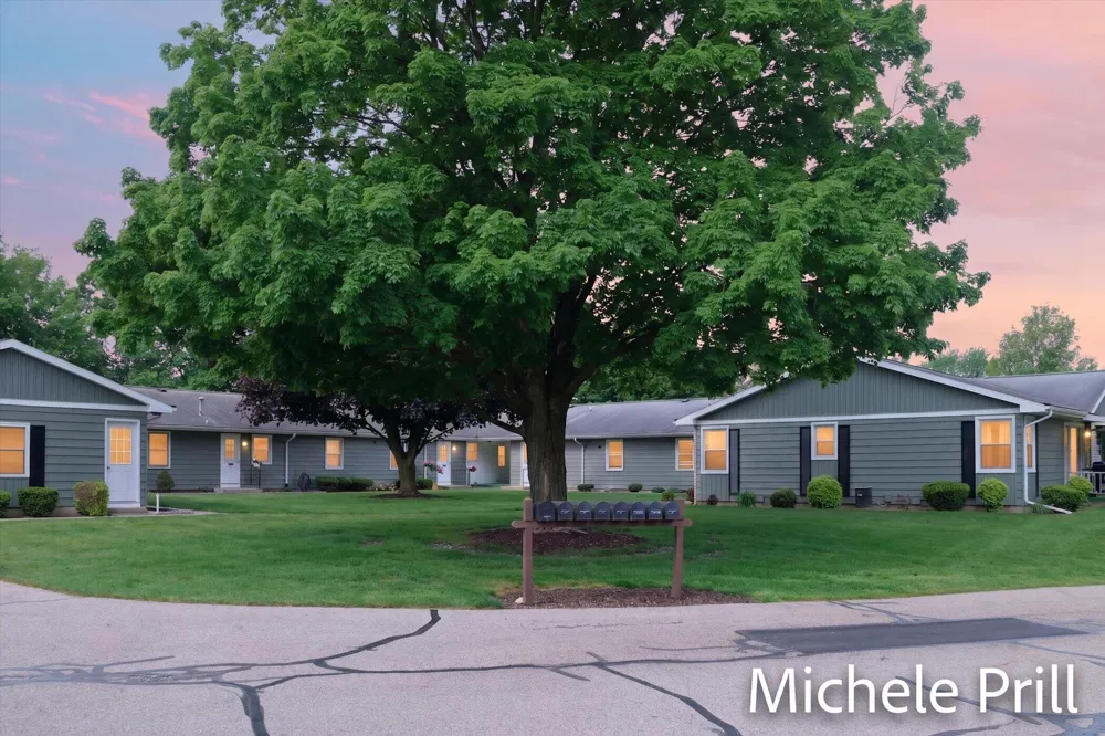 5160 Southglow Court SE Kentwood City, MI 49508