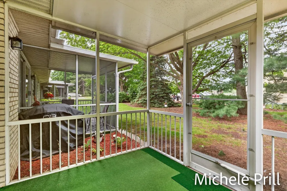 5160 Southglow Court SE Kentwood City, MI 49508