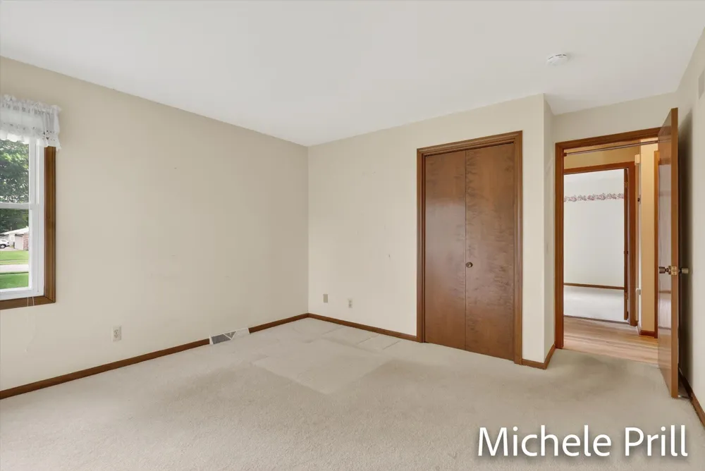 5160 Southglow Court SE Kentwood City, MI 49508