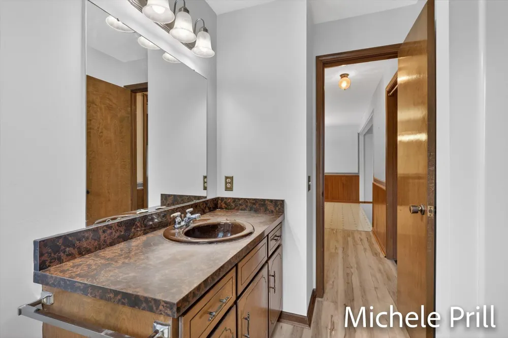 5160 Southglow Court SE Kentwood City, MI 49508
