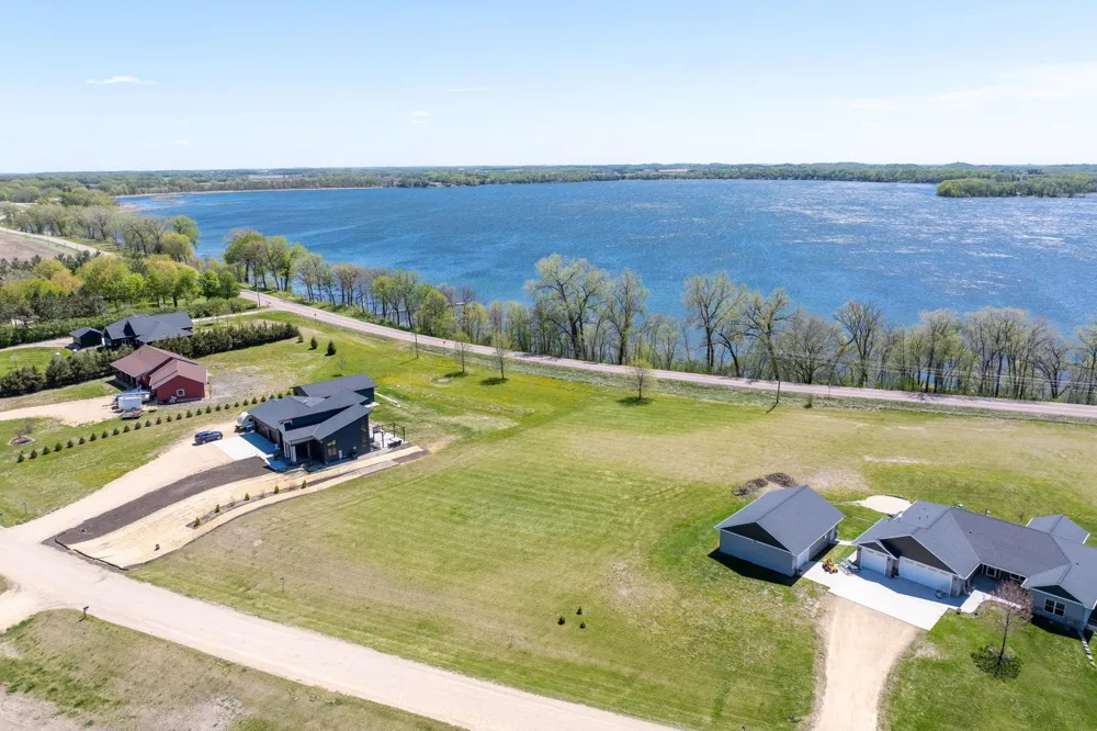 23473 Cardinal Drive Cleveland, MN 56017