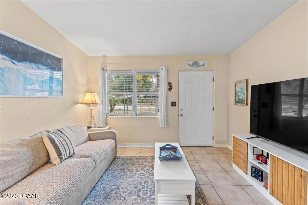 450 Card Avenue Holly Hill, FL 32117