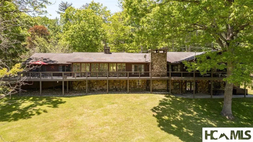 240 Round Hill Road Sapphire, NC 28774