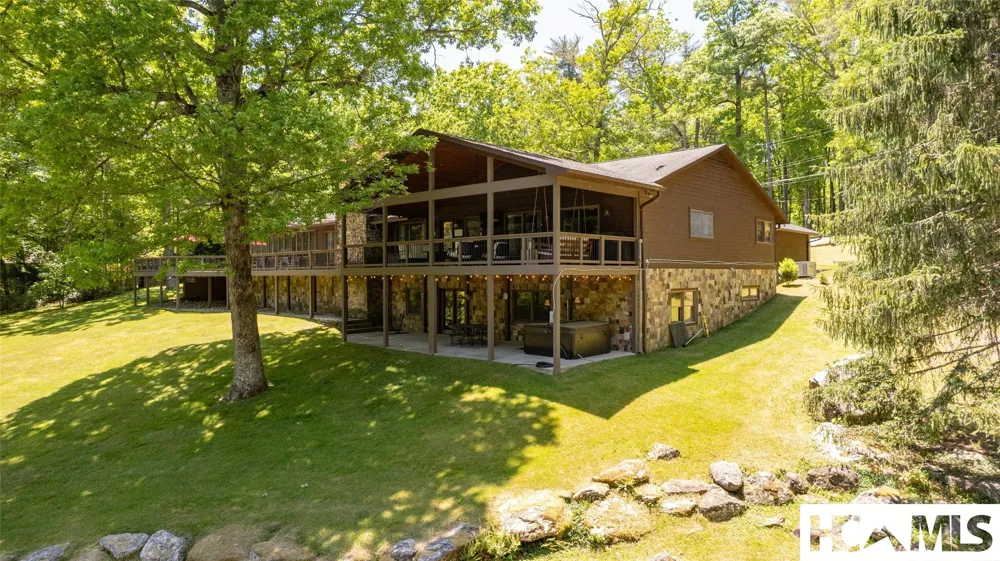 240 Round Hill Road Sapphire, NC 28774