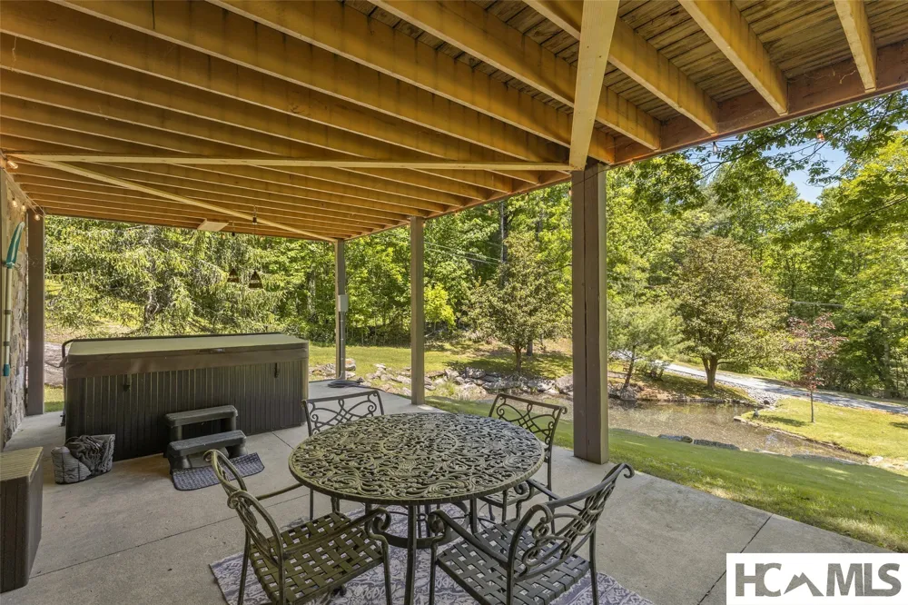 240 Round Hill Road Sapphire, NC 28774
