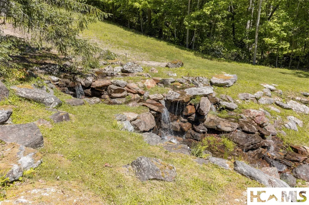 240 Round Hill Road Sapphire, NC 28774