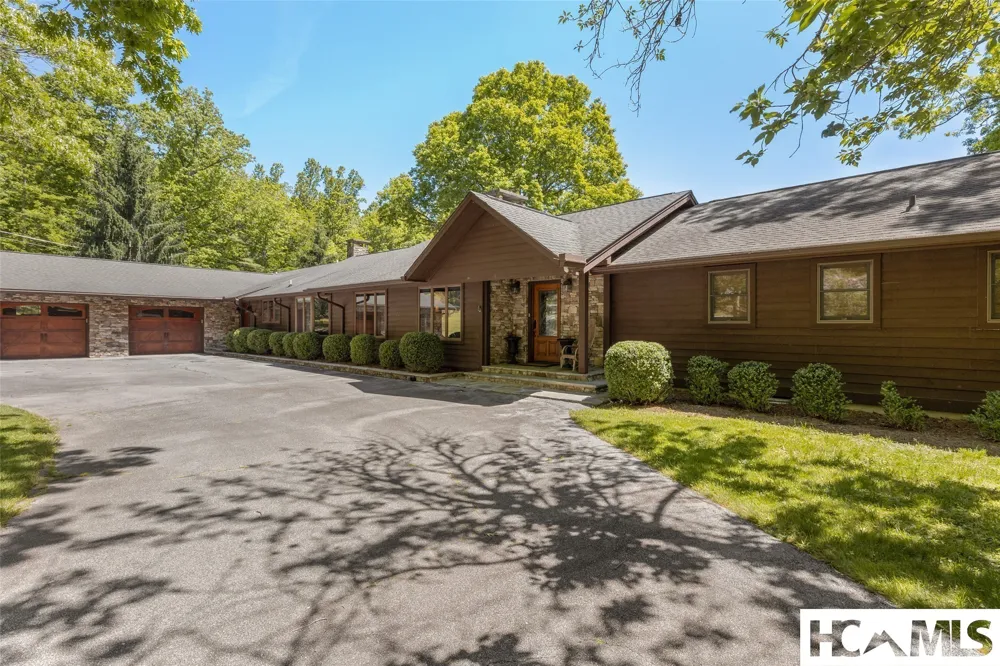 240 Round Hill Road Sapphire, NC 28774