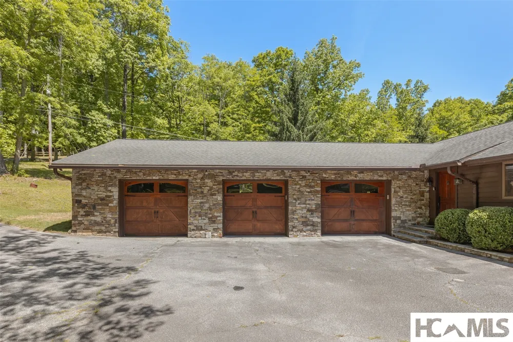 240 Round Hill Road Sapphire, NC 28774