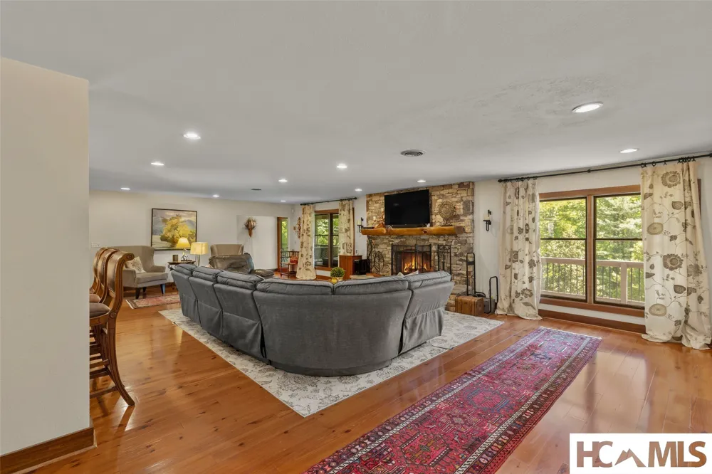 240 Round Hill Road Sapphire, NC 28774