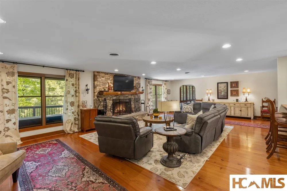 240 Round Hill Road Sapphire, NC 28774