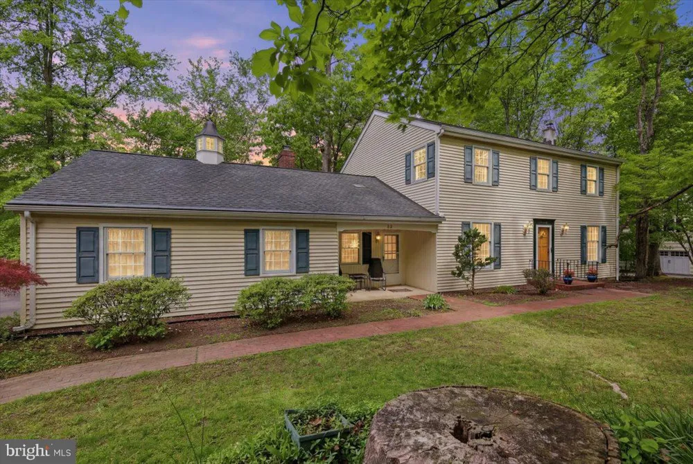 28 FOREST LANE Ewing, NJ 08628