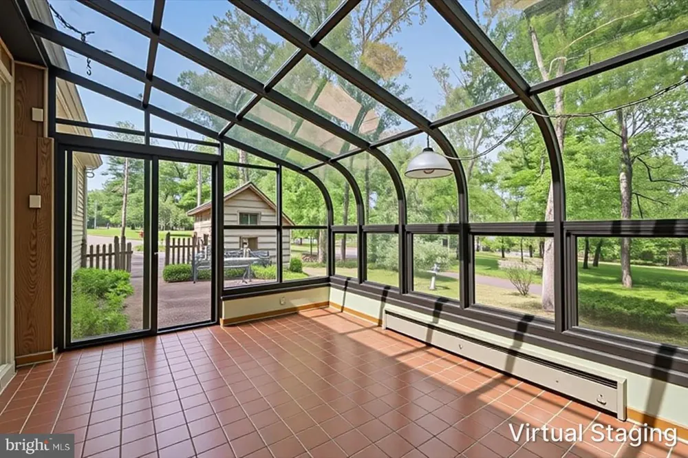 28 FOREST LANE Ewing, NJ 08628
