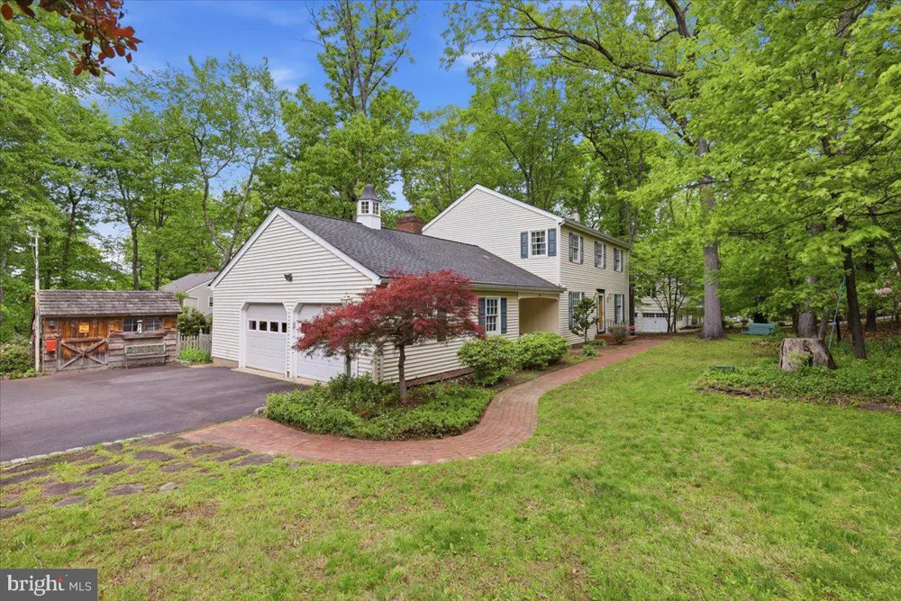 28 FOREST LANE Ewing, NJ 08628