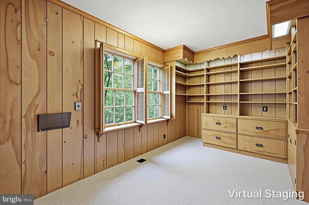 28 FOREST LANE Ewing, NJ 08628