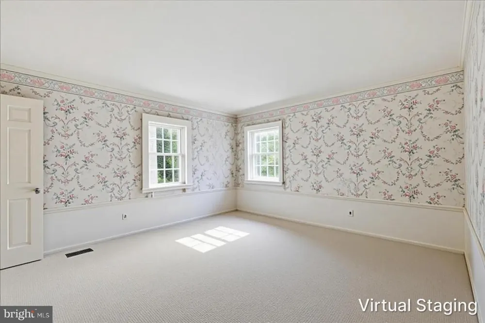 28 FOREST LANE Ewing, NJ 08628