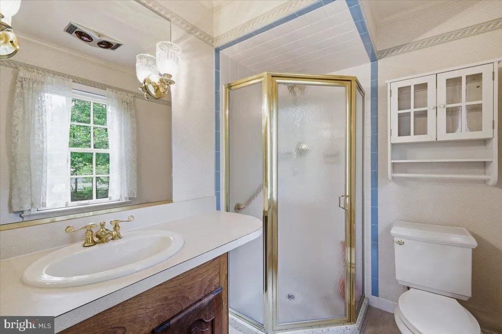 28 FOREST LANE Ewing, NJ 08628