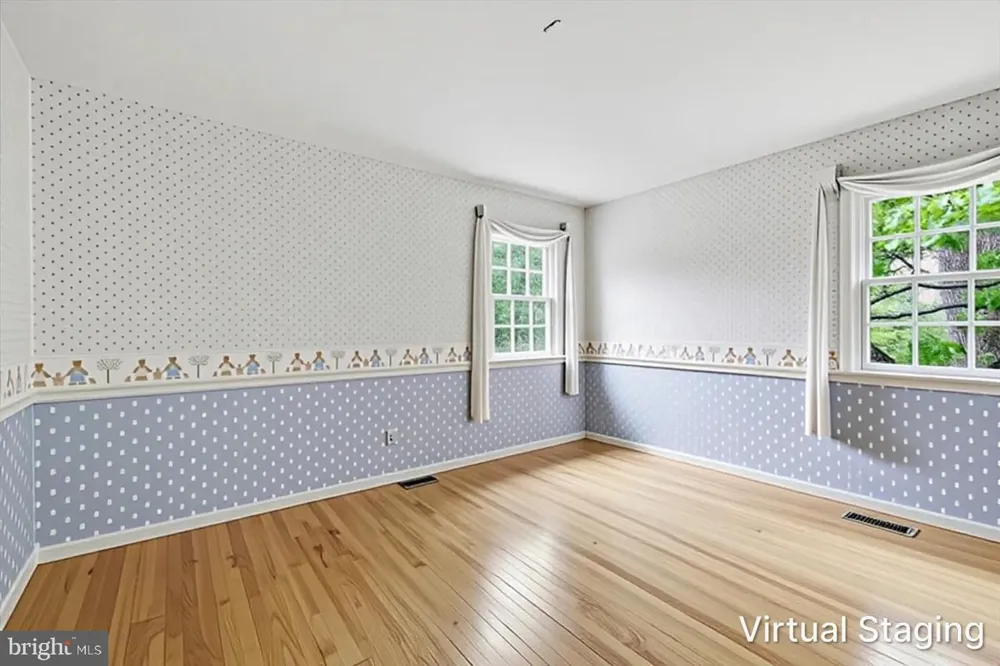 28 FOREST LANE Ewing, NJ 08628