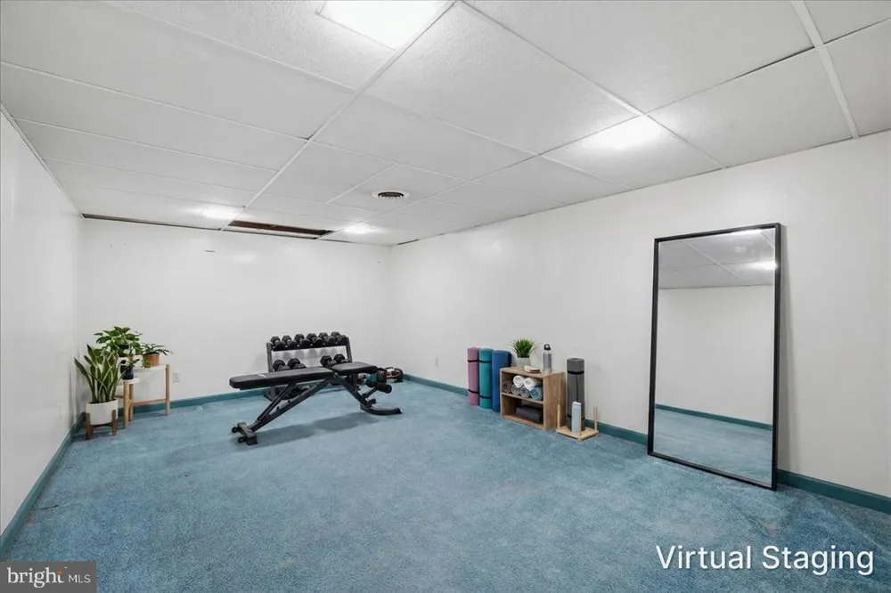 28 FOREST LANE Ewing, NJ 08628