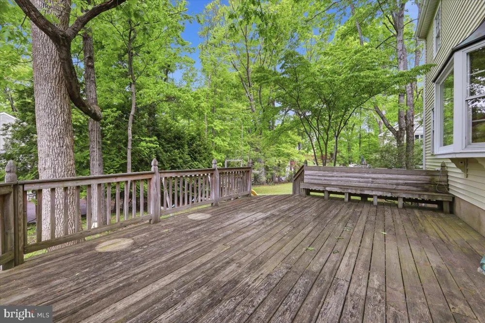 28 FOREST LANE Ewing, NJ 08628